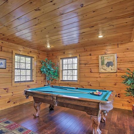 Gatlinburg Cabin With Pool Table And Hot Tub! Exterior photo