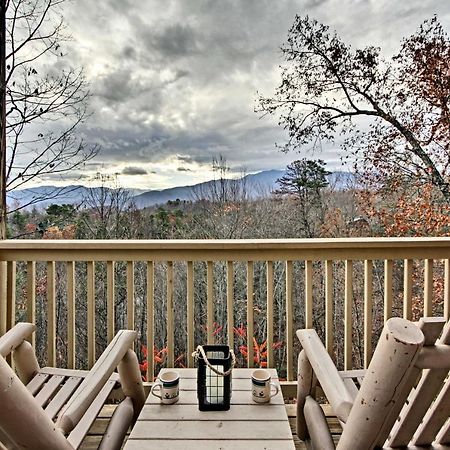 Gatlinburg Cabin With Pool Table And Hot Tub! Exterior photo