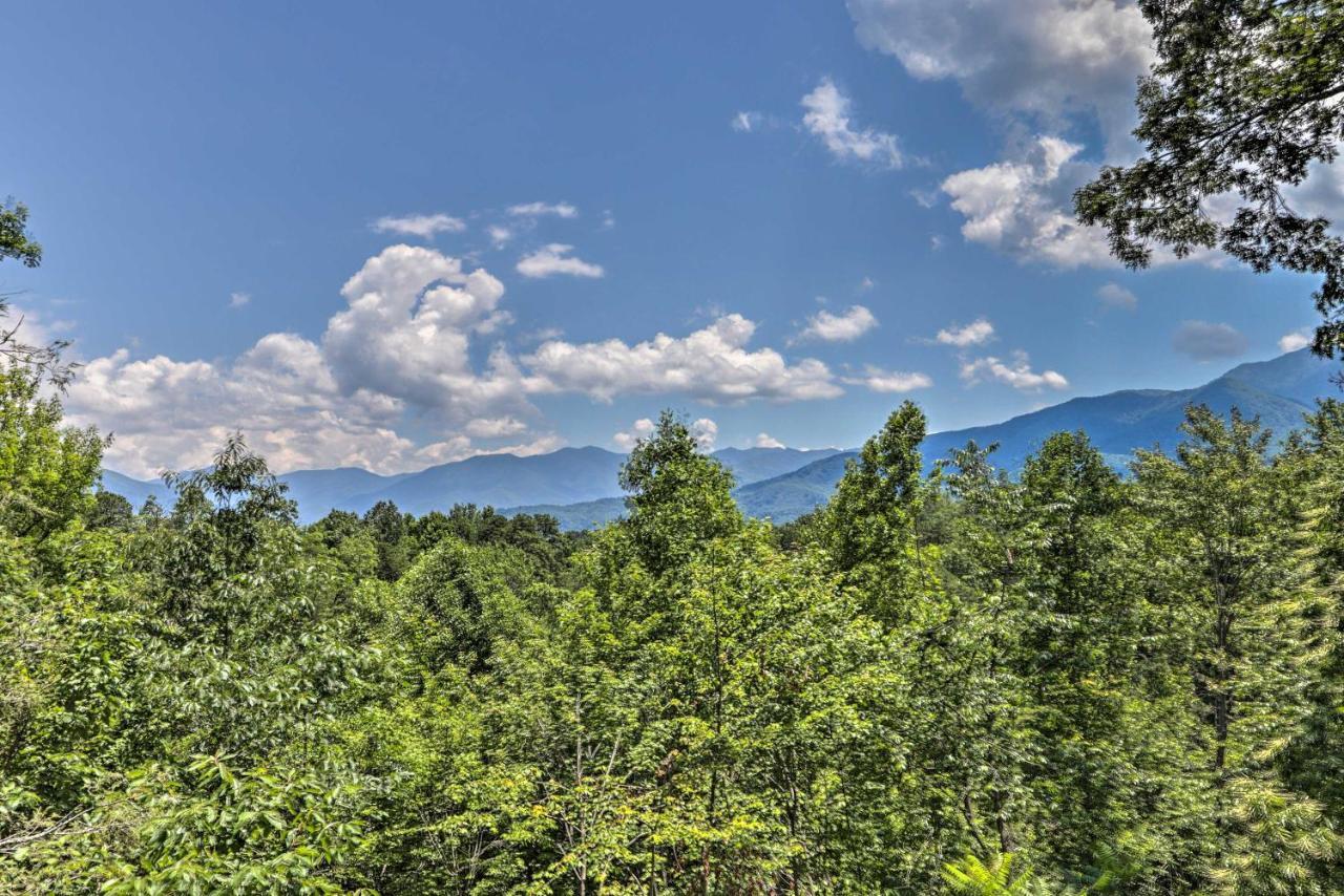Gatlinburg Cabin With Pool Table And Hot Tub! Exterior photo