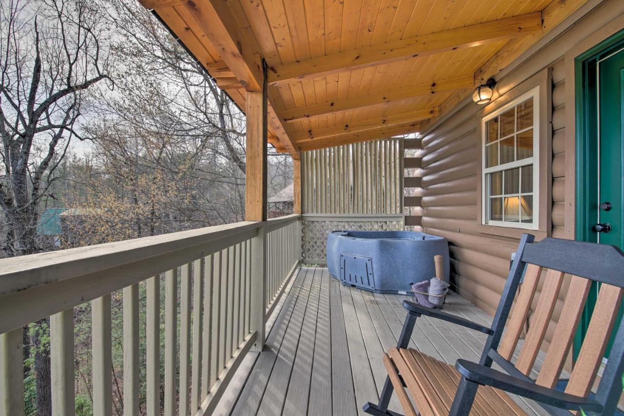 Gatlinburg Cabin With Pool Table And Hot Tub! Exterior photo