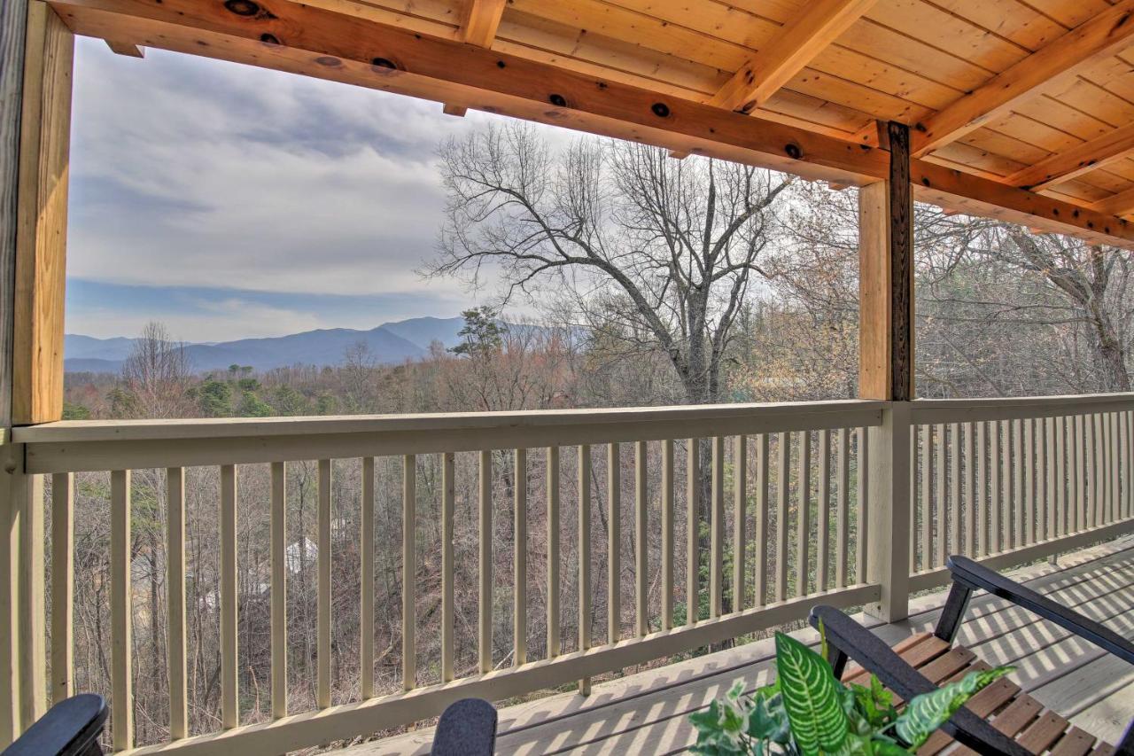 Gatlinburg Cabin With Pool Table And Hot Tub! Exterior photo