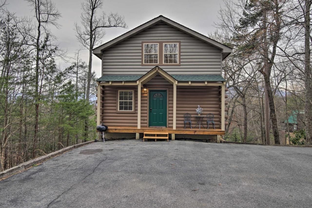 Gatlinburg Cabin With Pool Table And Hot Tub! Exterior photo
