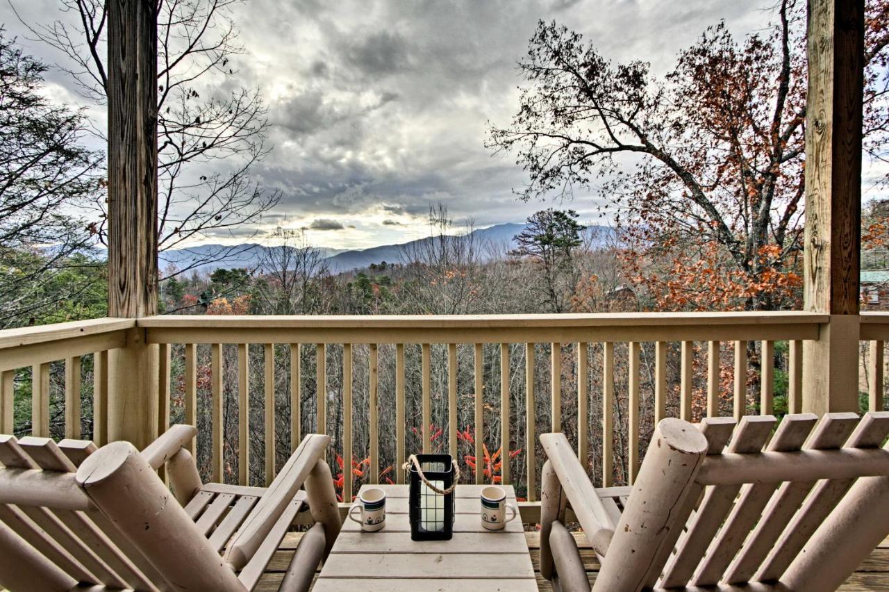 Gatlinburg Cabin With Pool Table And Hot Tub! Exterior photo